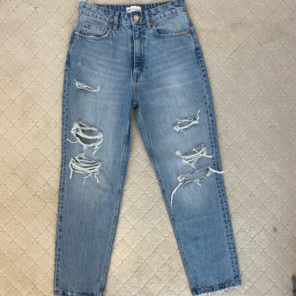 Zara ripped mom jean fit